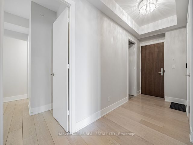 1001 - 200 Bloor St W