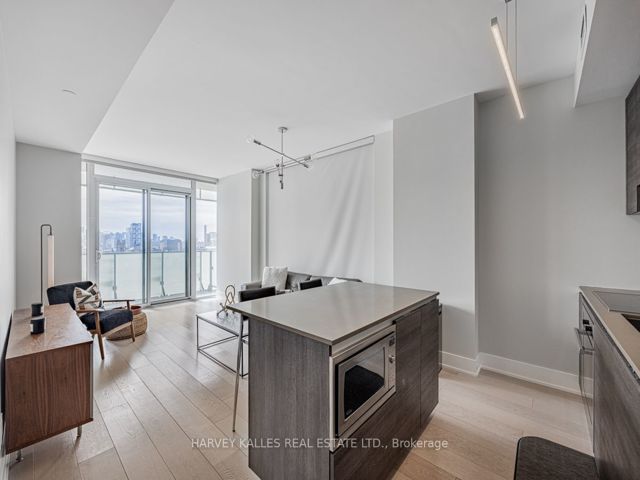 1001 - 200 Bloor St W