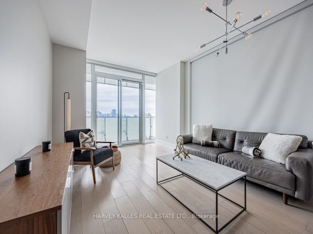1001 - 200 Bloor St W