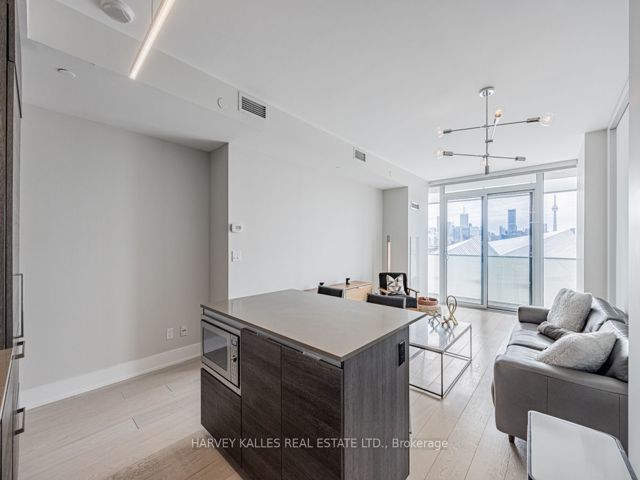 1001 - 200 Bloor St W