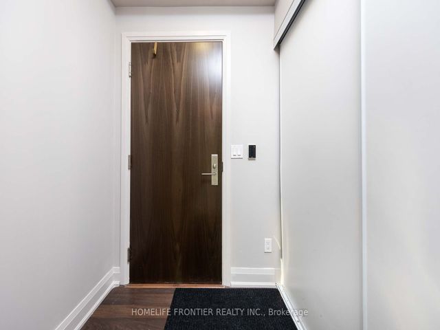 1907 - 68 Canterbury Pl