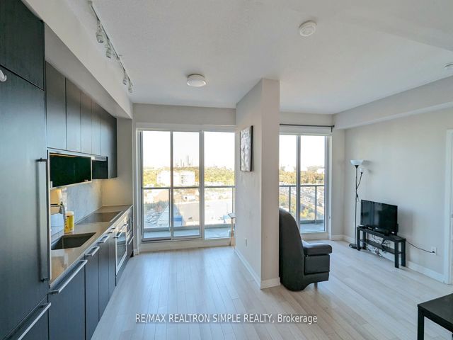 1211 - 117 Mcmahon Dr