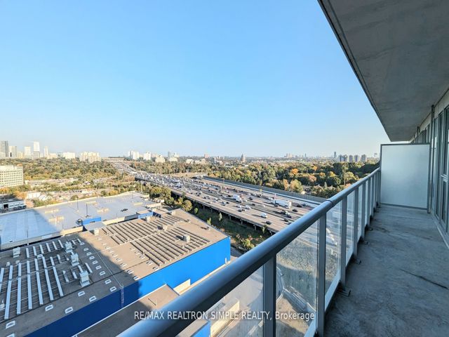 1211 - 117 Mcmahon Dr