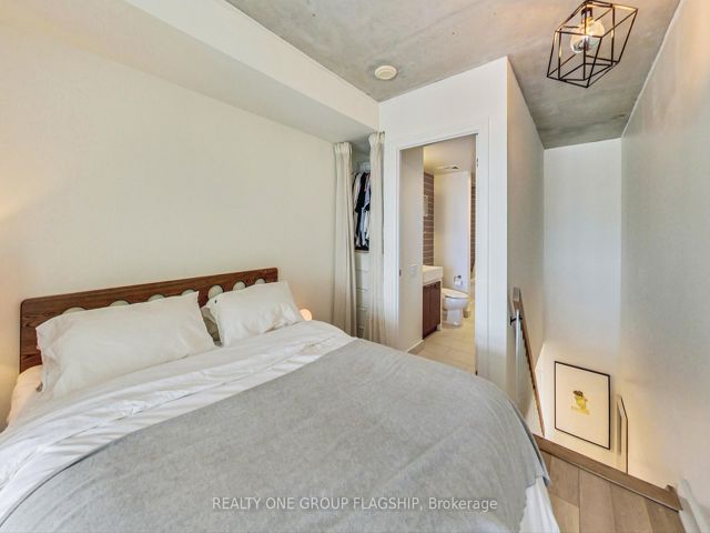 617 - 5 Hanna Ave