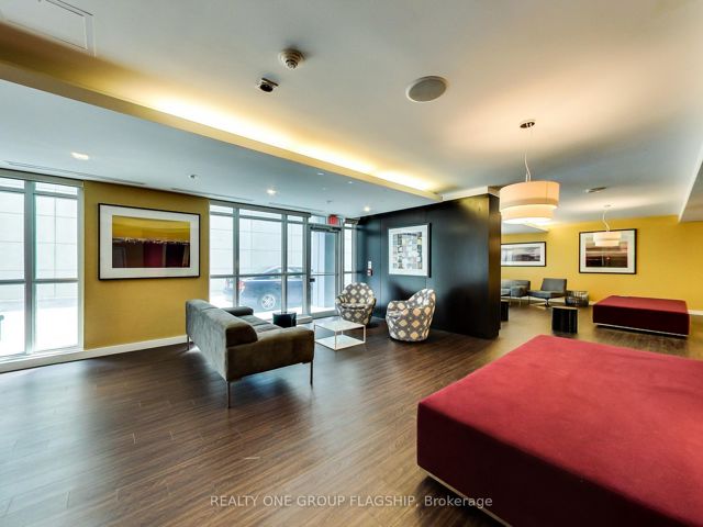 617 - 5 Hanna Ave