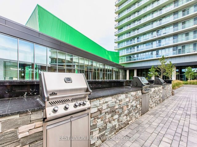 1905 - 117 Mcmahon Dr