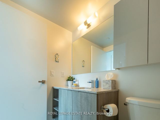 657 - 31 Tippett Rd