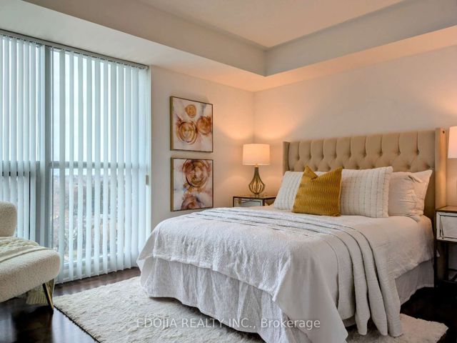 1011 - 17 Anndale Dr