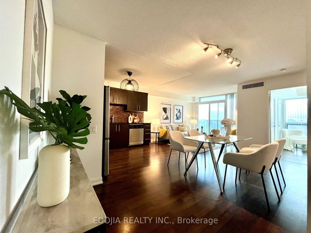 1011 - 17 Anndale Dr