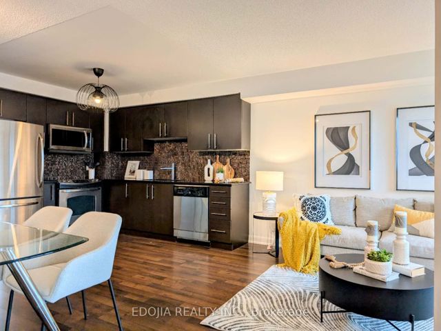 1011 - 17 Anndale Dr