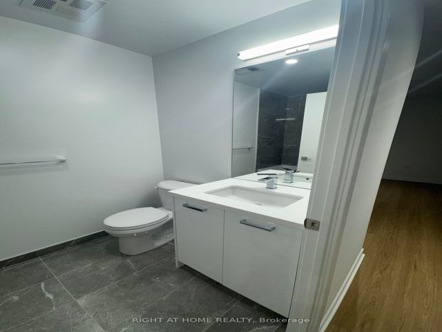 417 - 195 McCaul St