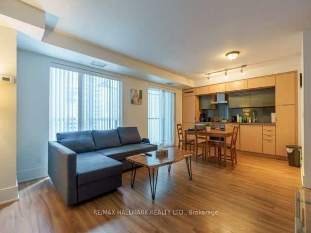 805 - 300 Front St