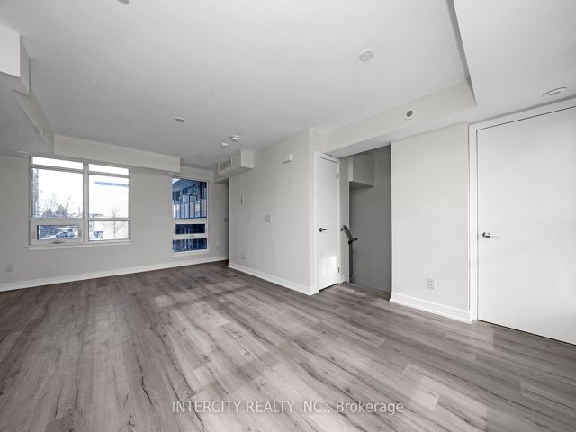 46 - 861 Sheppard Ave W