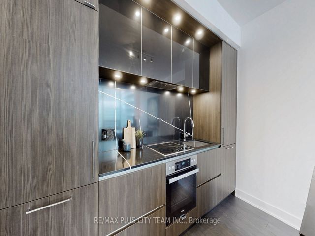 1613 - 35 Mercer St