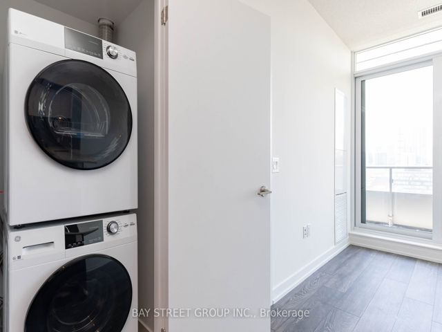 1006 - 225 Sumach St