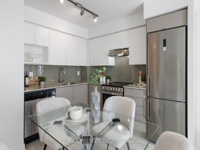 303 - 120 Varna Dr