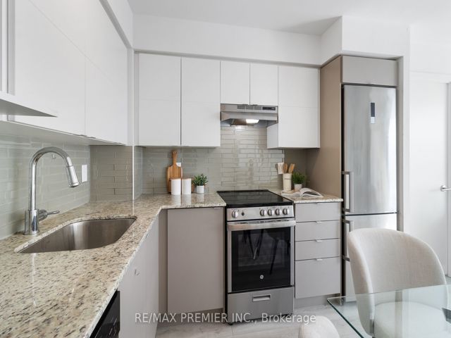 303 - 120 Varna Dr