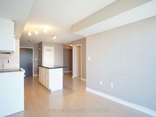 317 - 151 Dan Leckie Way