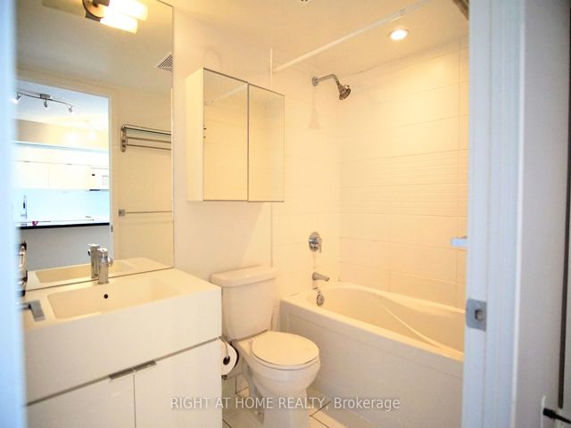 317 - 151 Dan Leckie Way