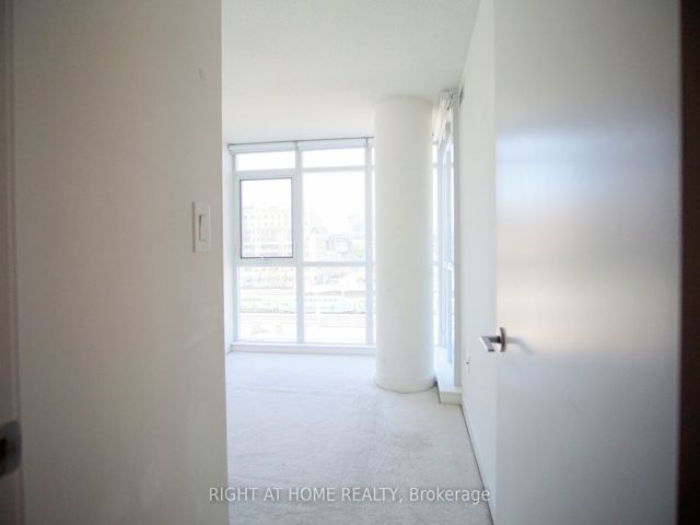 317 - 151 Dan Leckie Way