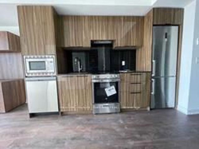 2606 - 501 Yonge St