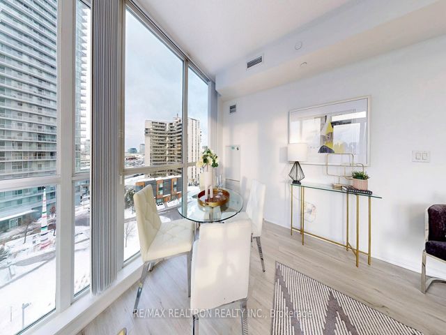 711 - 62 Forest Manor Rd