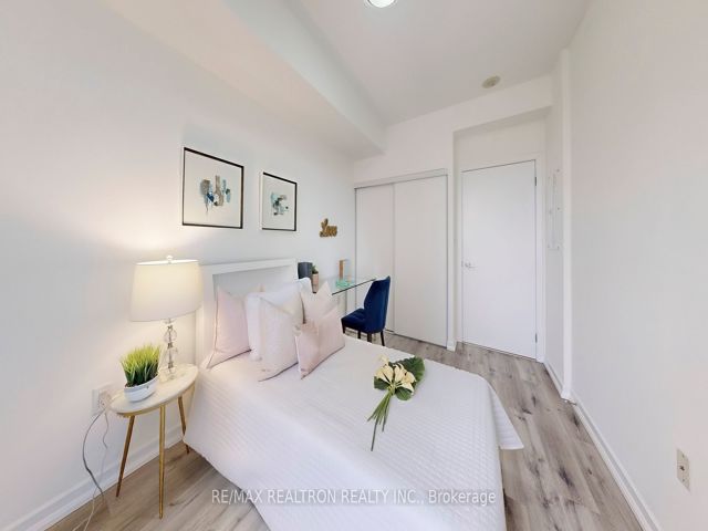 711 - 62 Forest Manor Rd