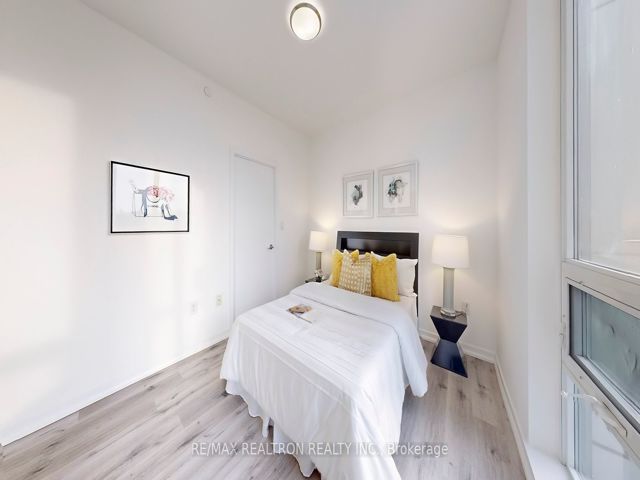 711 - 62 Forest Manor Rd