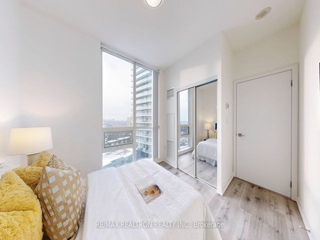 711 - 62 Forest Manor Rd