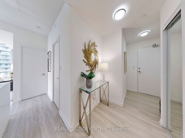 711 - 62 Forest Manor Rd