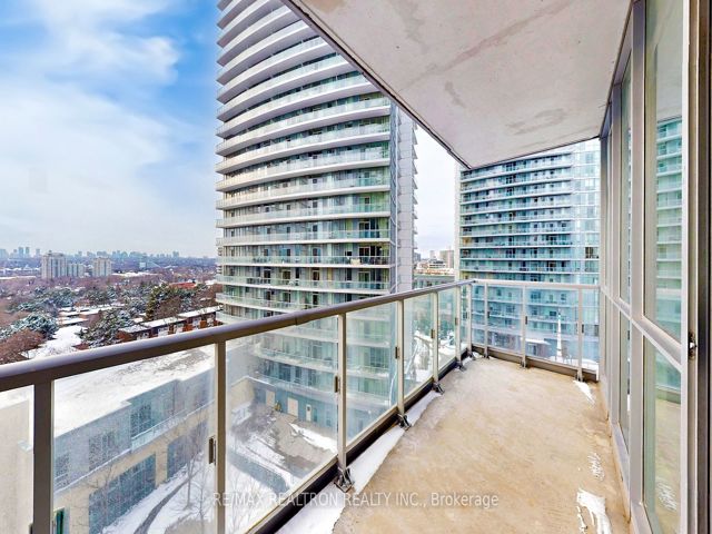 711 - 62 Forest Manor Rd