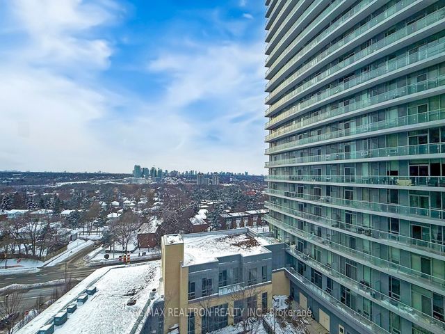 711 - 62 Forest Manor Rd