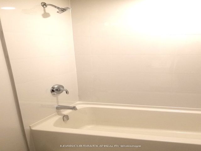 811 - 20 O'neill Rd