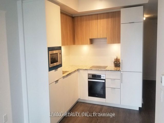 811 - 20 O'neill Rd