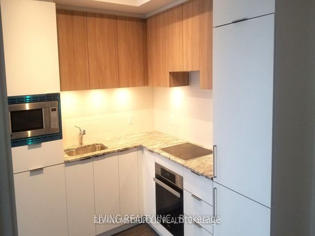811 - 20 O'neill Rd