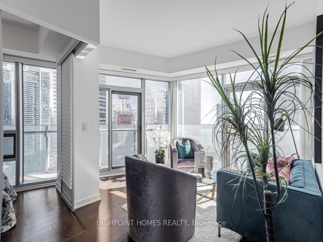 2202 - 14 York St