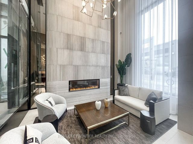 712 - 2020 Bathurst St