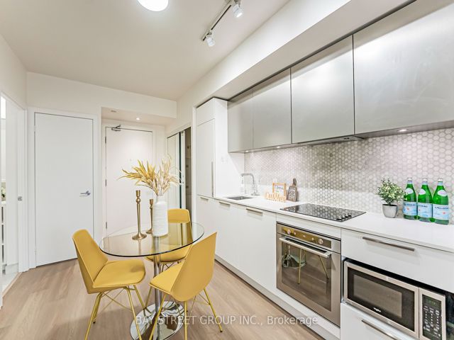 1807 - 85 Wood St