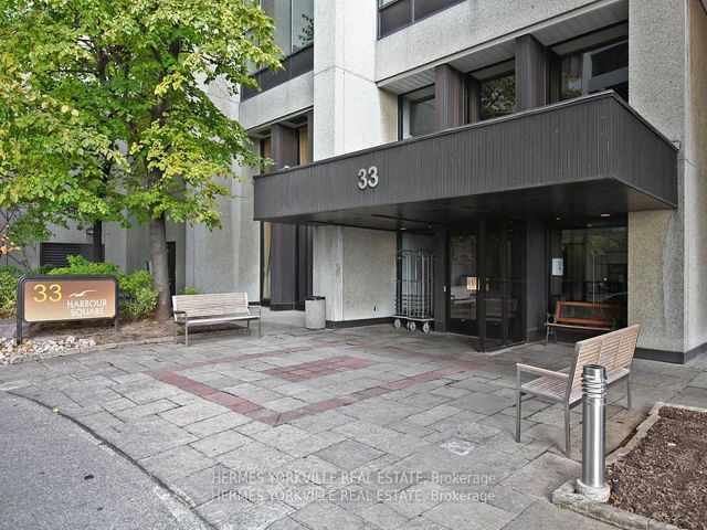 823 - 33 Harbour Sq