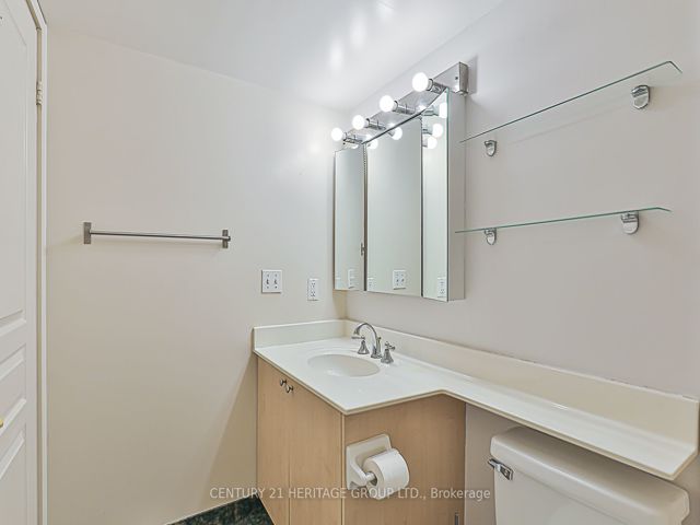 407 - 55 Harrison Garden Blvd S