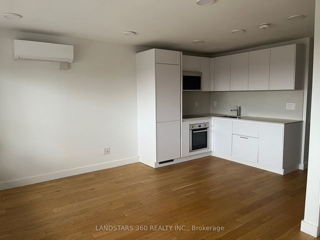1005 - 111 Lawton Blvd