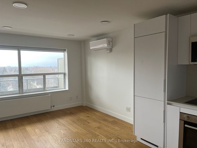 1005 - 111 Lawton Blvd