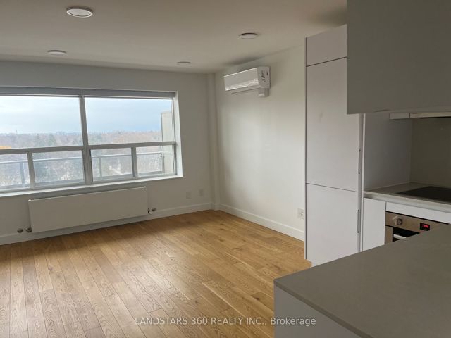 1005 - 111 Lawton Blvd