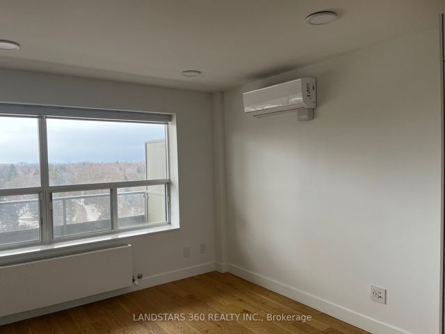 1005 - 111 Lawton Blvd