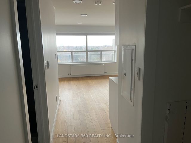 1005 - 111 Lawton Blvd