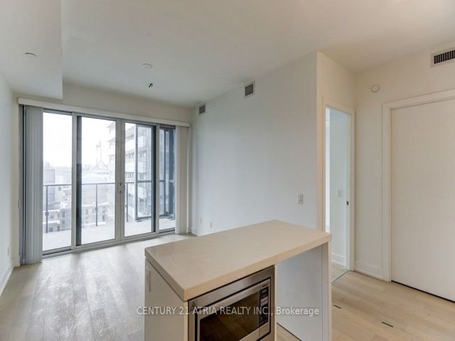 1602 - 238 Simcoe St