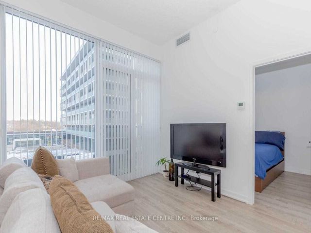613 - 20 Tubman Ave
