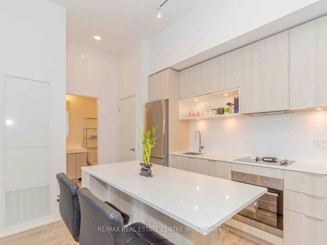 613 - 20 Tubman Ave