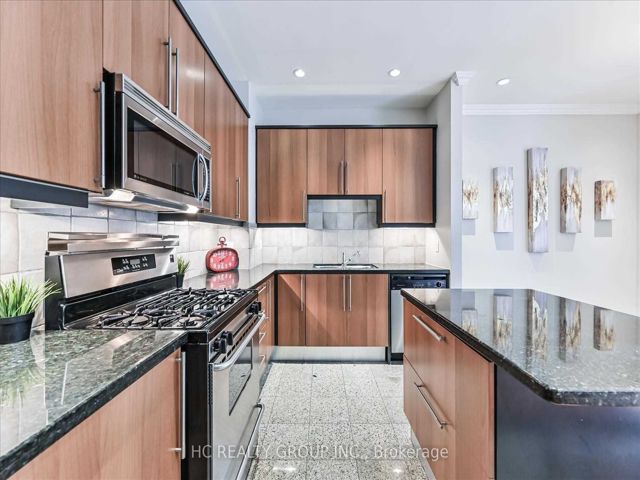 315 - 11 Everson Dr