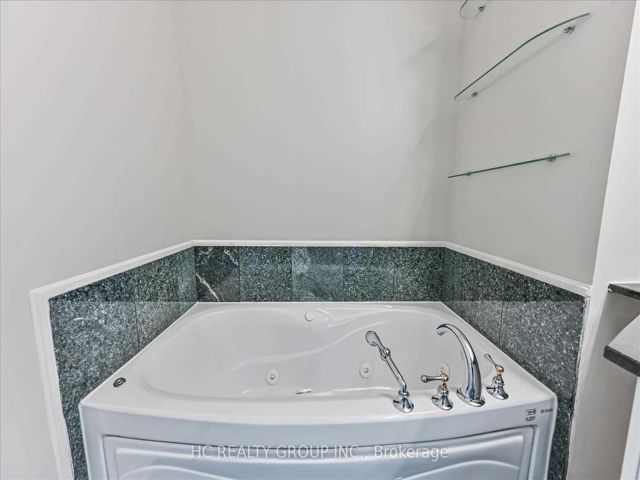 315 - 11 Everson Dr